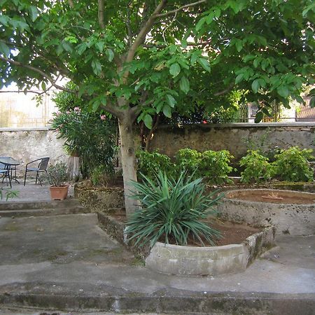 Guest House Ilona Pula Exterior foto